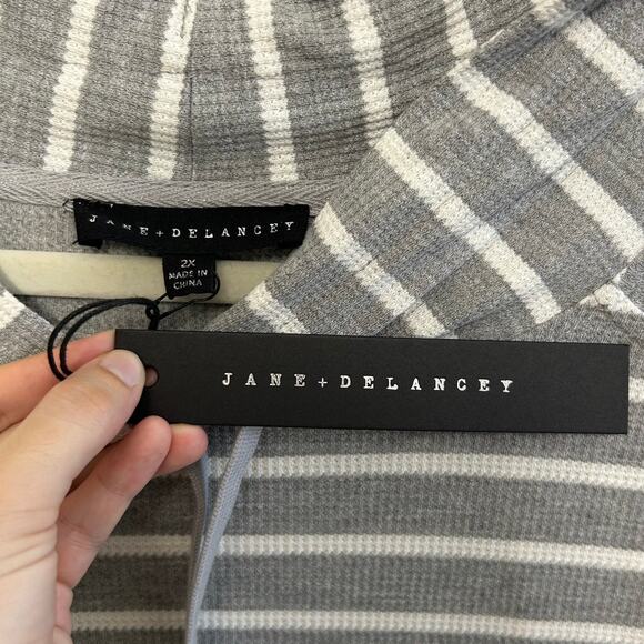 Jane & Delancey Striped Funnel Neck Sweatshirt NWT Women's Sz 2X Gray White - Picture 3 of 7